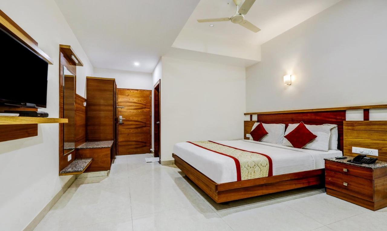 Hotel U.T.Elegance Bangalore Exterior foto