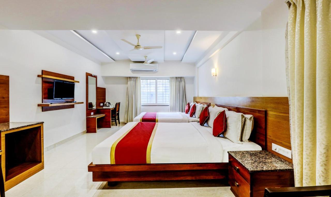 Hotel U.T.Elegance Bangalore Exterior foto