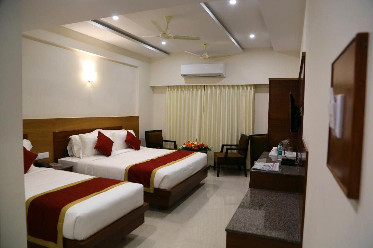 Hotel U.T.Elegance Bangalore Exterior foto